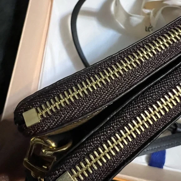 NEW** Louis Vuitton Double Zip Monogram Crossbody Pouchette - Picture 6 of 17